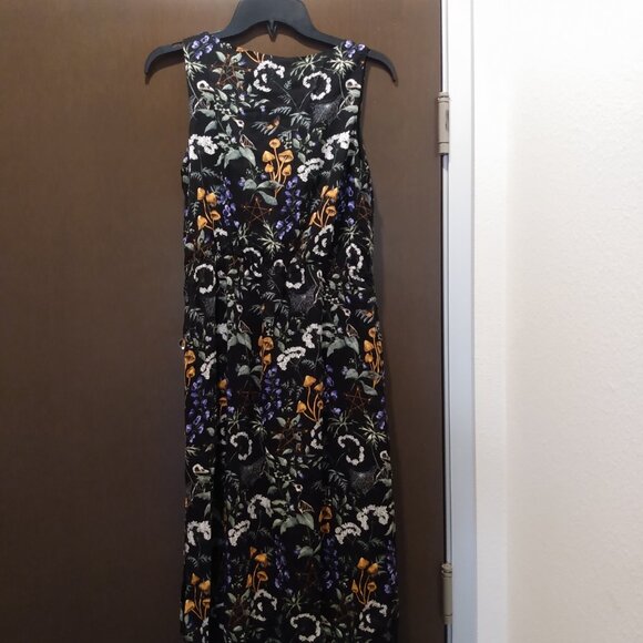 Lace Front Midi Dress - Picture 5 of 8